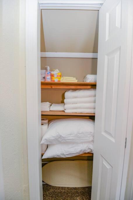 2 Bedroom Apartment Near Ndsu And Downtown Fargo Ngoại thất bức ảnh